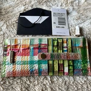 NWT Sweet Tea Cc wallet, tag not attached however never used and zipper covered